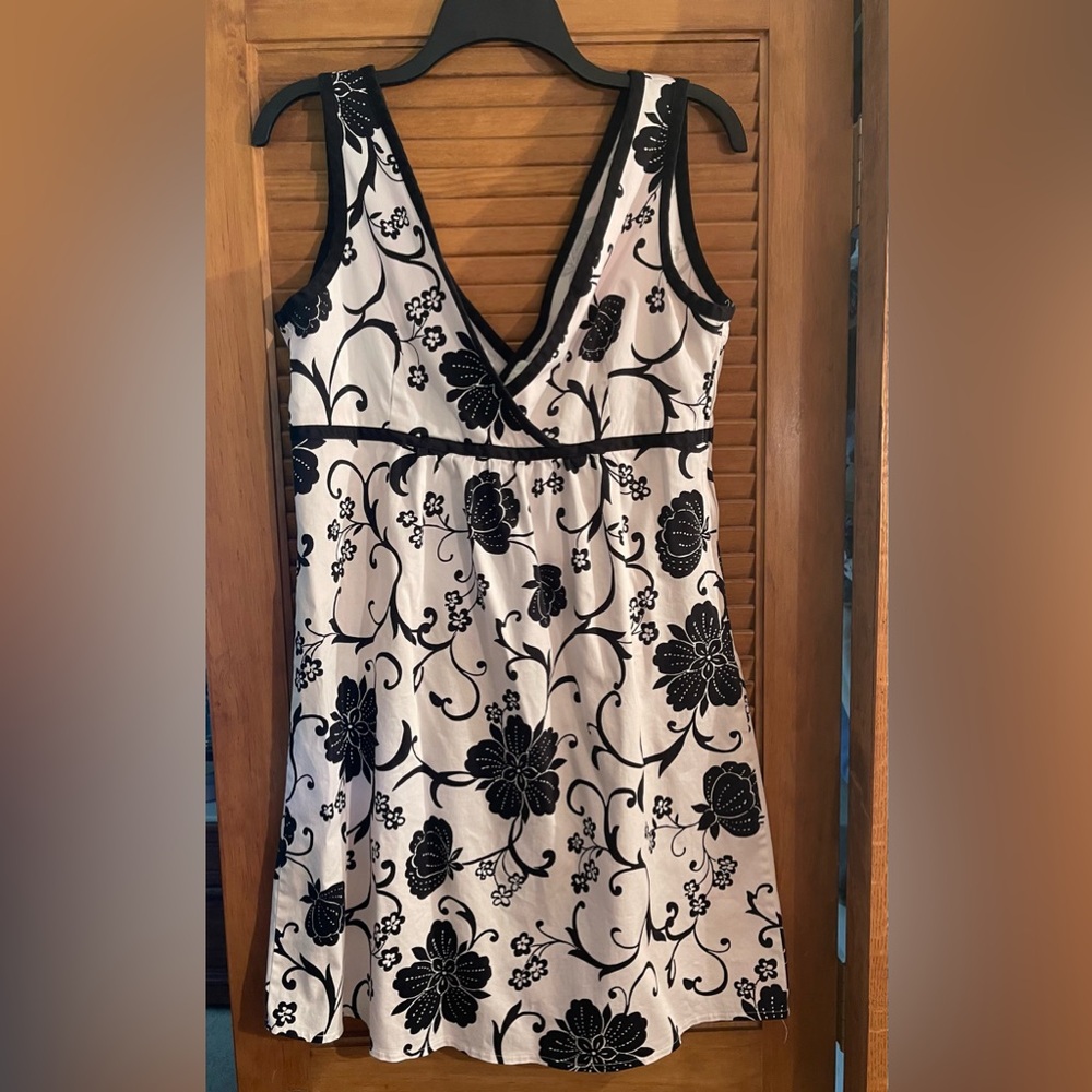 DBY LTD black n white floral 12
